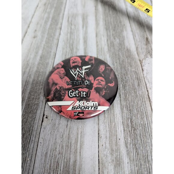 WWF Attitude Era Akclaim Sports Get It! Collectible Metal Pinback Button Badge - Picture 1 of 4